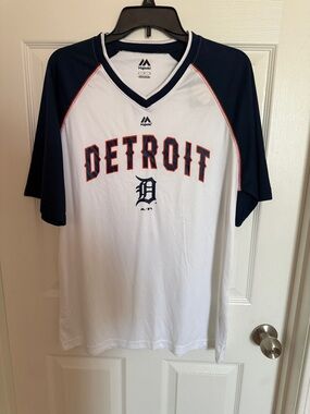 Majestic White Navy Detroit Baseball Shirt L